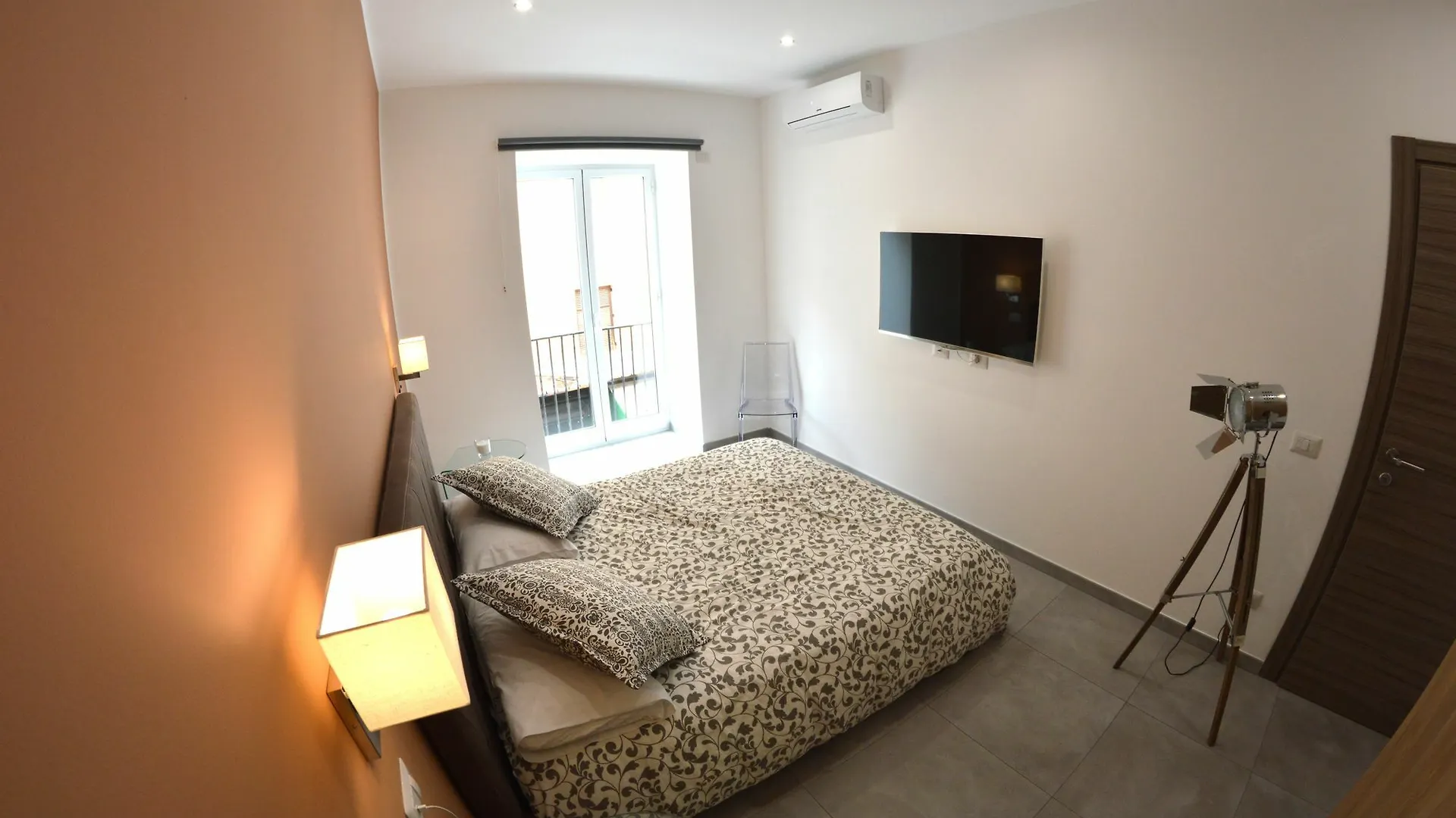 Capo Suite Luxury Rooms 巴勒莫 2*,